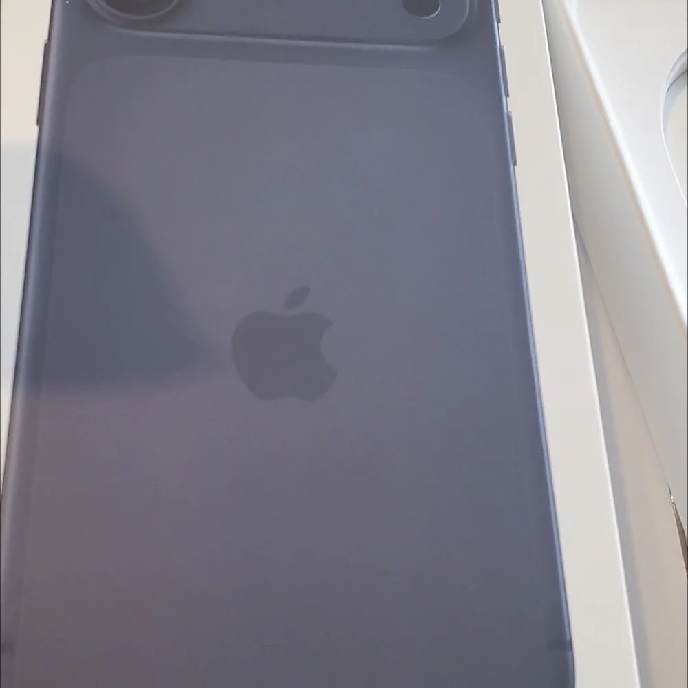 Apple iPhone - Dark Blue 17 Pro Max Box
